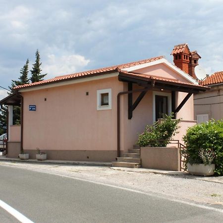 Studio Kraj 7794B Luaran gambar