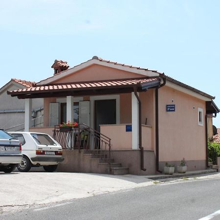 Studio Kraj 7794B Luaran gambar